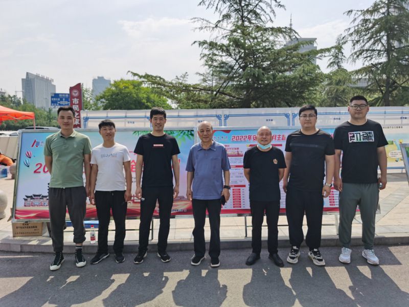 遵守安全生產(chǎn)法 當(dāng)好第一責(zé)任人|集團(tuán)公司積極參加安陽市“安全宣傳咨詢?nèi)铡被顒?dòng)！